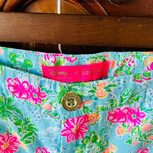 Lilly Pulitzer x Disney Buttercup Short in Lilly Loves Disney, Size 10 - Picture 2 of 5